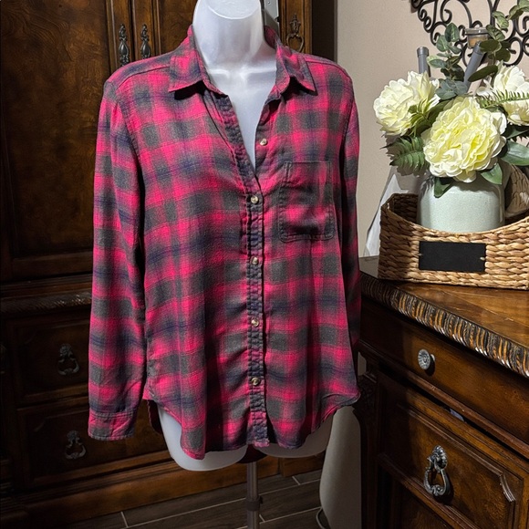 American Eagle flannel boyfriend fit pink and gray Amazingly soft shirt - Picture 1 of 6